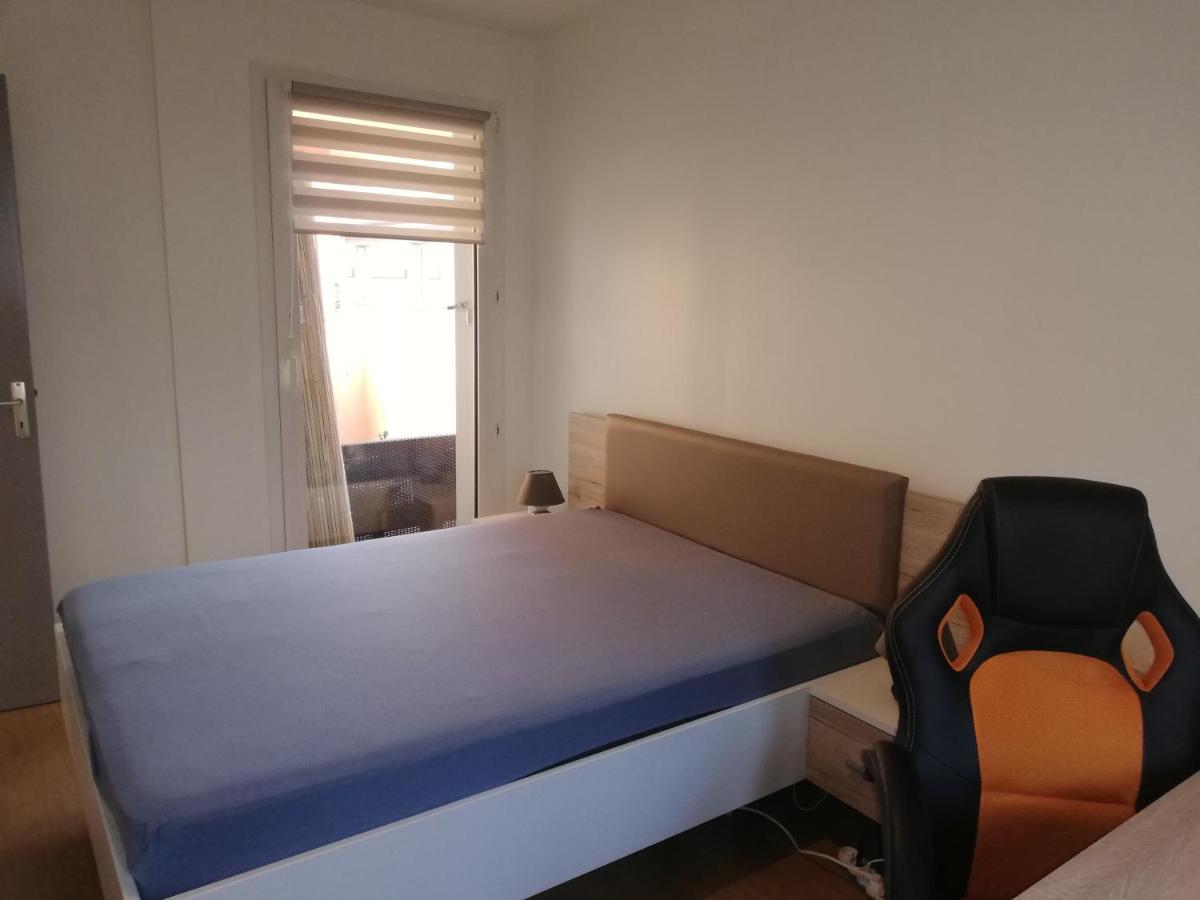 Grand T3 Avec Clim, Parking Et Terrasse Privative - Agen